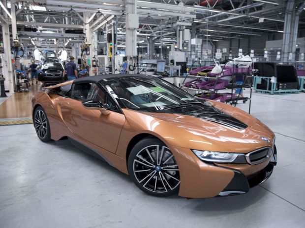 BMW (im Bild ein i8 in der Leipziger Fabrik) landet mit 85.612 verkauften Elektroautos im Jahr 2017 auf Platz 3 im Ranking.