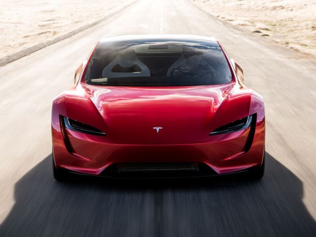 Der vielleicht bekannteste E-Autobauer der Welt landet auf Platz 2: Tesla (im Bild der Roadster). Exakt 89.013 Autos konnte Chef Elon Musk als "verkauft im Jahr 2017" branden.