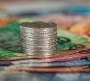 Münzen - In welchen Ländern zahlen Unternehmen am langsamsten?