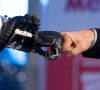 Auf der Hannover Messe 2018 präsentieren die Aussteller Lösungen unter anderem aus der Mensch-Roboter-Kollaboration, KI und der E-Mobilität