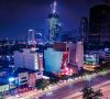 Die Skyline von Jakarta, Hauptstadt Indonesiens, bei Nacht.