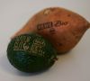 Süßkartoffel und Avocado sind mit Laser etikettiert worden