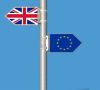 Europäische und britische Flagge in gegensätzlicher Richtung.